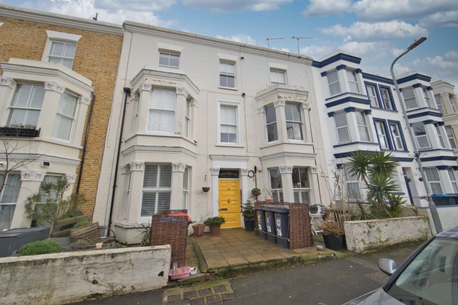 Thumbnail Flat for sale in Gordon Road, Cliftonville