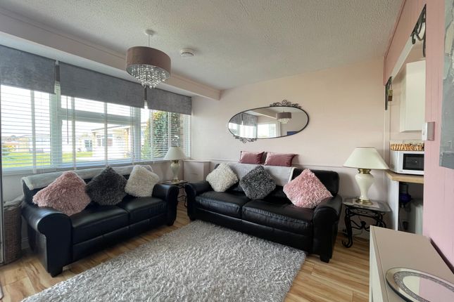 437, California Sands, Great Yarmouth photo 4