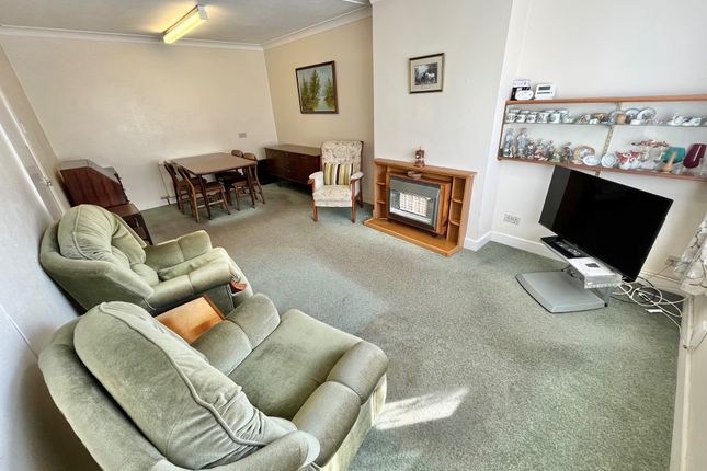 18, Parkesway, Saltash photo 3