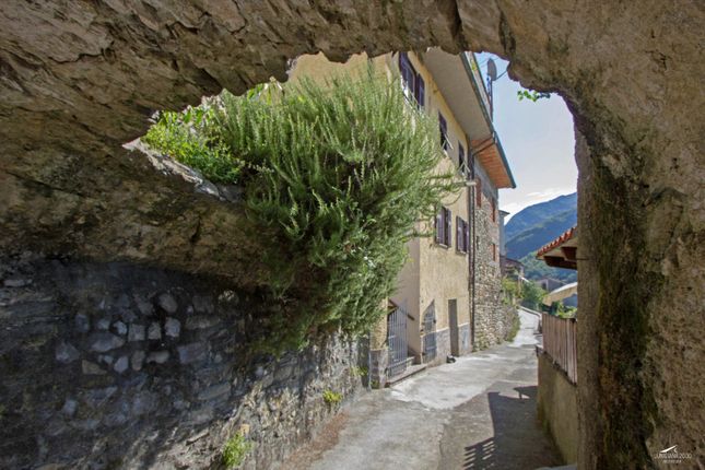 Semi-detached house for sale in Massa-Carrara, Comano, Italy