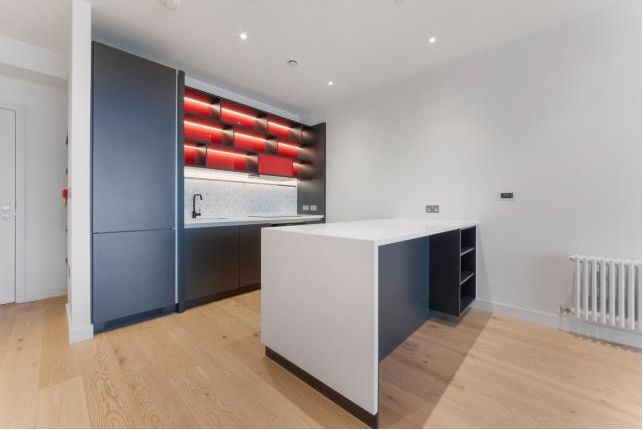 Flat 1904 Bridgewater House 96, Lookout Lane, London photo 3