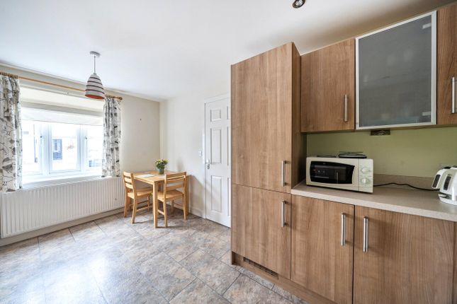 8, Manor Gardens, Somerset photo 3
