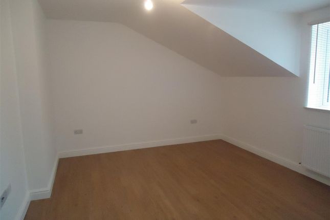 Flat 7, 23a, Willow Drive, Newport photo 3