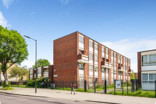 Maisonette for sale in Priory Court, Brooksby's Walk, Hackney