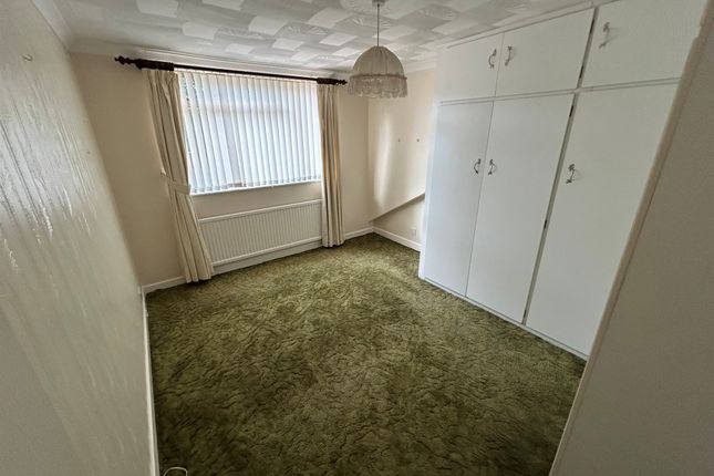 4, The Dell, Port Talbot photo 4