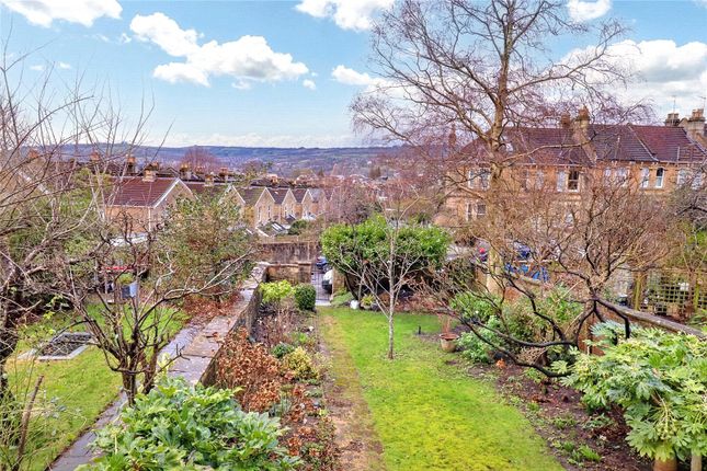 Flat 2, 4, Devonshire Buildings, Bath photo 4