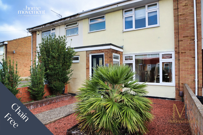 End terrace house for sale in Roehampton Close, Gravesend, Kent