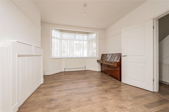 39,, Berkeley Waye, Hounslow photo 2