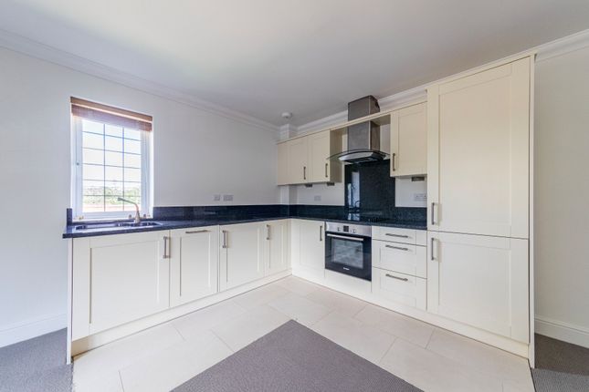 Flat 7 Stratford House, 50, Station Approach, Surrey photo 4