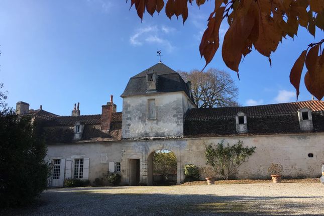 Thumbnail Villa for sale in Verteillac, Dordogne Area, Nouvelle-Aquitaine
