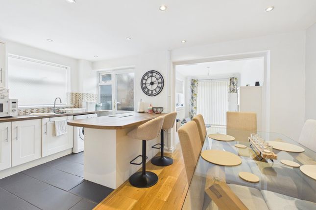 12, Westlands, Port Talbot photo 2