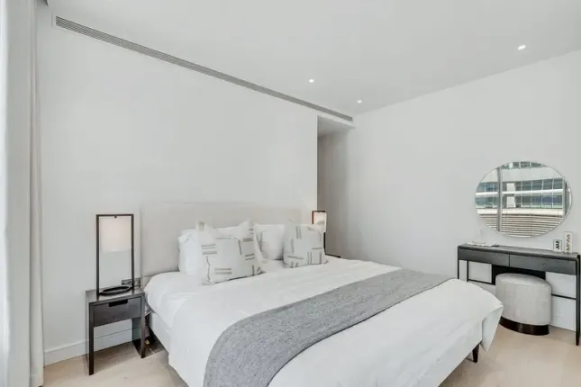 8 Water Street, Vertus, London photo 5