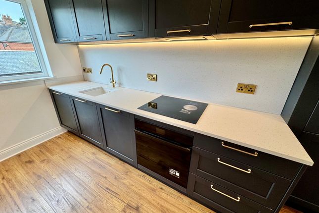 Flat 2 51a, High Street, Budleigh Salterton photo 3