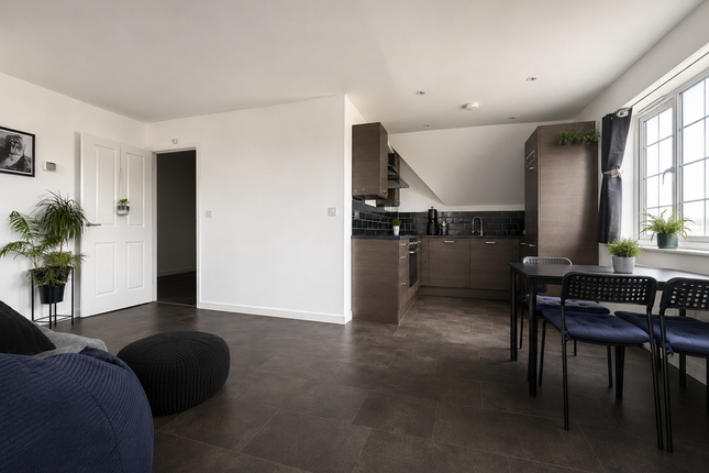 65, Ampthill Way photo 2