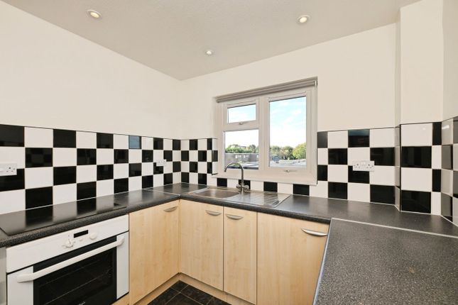 31, Gant Court, Waltham Abbey photo 4