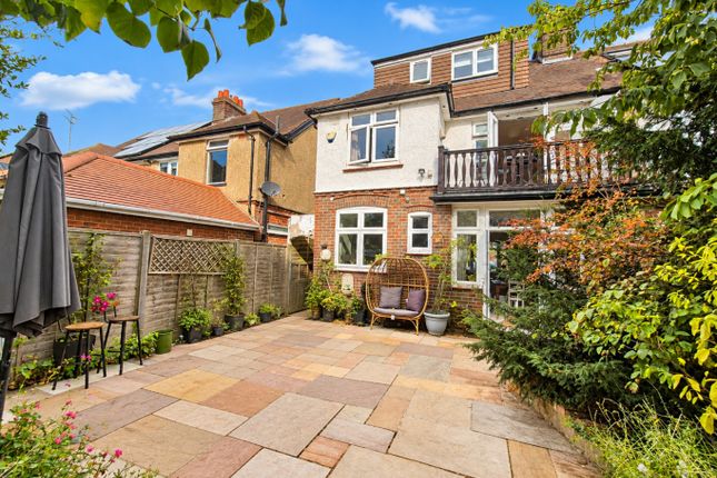 18, Whitehill Avenue, Bedfordshire photo 2