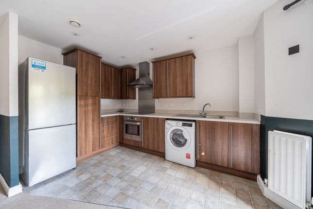 Flat 16, 1, Merlin Road, Farnborough photo 4