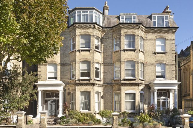 Flat to rent in The Drive, Hove, East Sussex