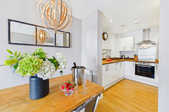 2 Park Jowan, Edgcumbe Gardens, Newquay photo 2