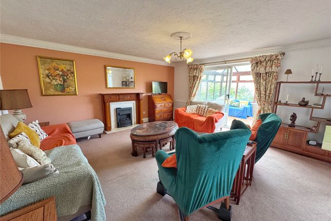 Hollinwood Drive, Rossendale photo 3