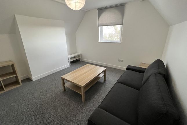 Flat to rent in Eccles Old Road, Salford