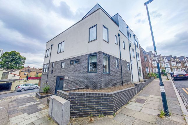 1-bed flat on Flat 4 Confidence House, Manthorp Road, Plumstead, £240,000
