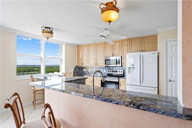 Town house for sale in 5049 N Highway A1A #701, Hutchinson Island, Florida, United States Of America