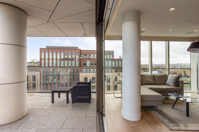 90, Tudor House, Duchess Walk, London photo 2