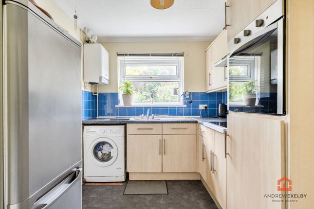 42, Boscathnoe Way, Penzance photo 3