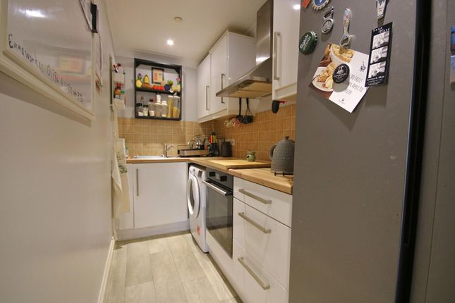 4, Ashmead Close, Ashford photo 4