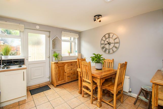41, Low Moor Lane, Wakefield photo 4