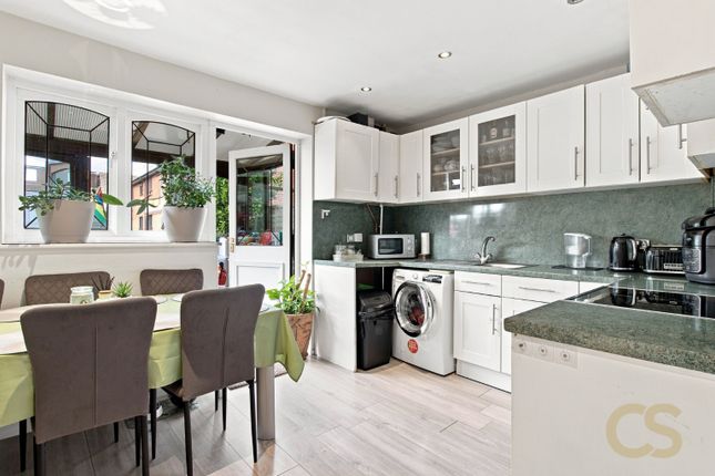 13 Leaforis Road, Cheshunt, Hertfordshire photo 3