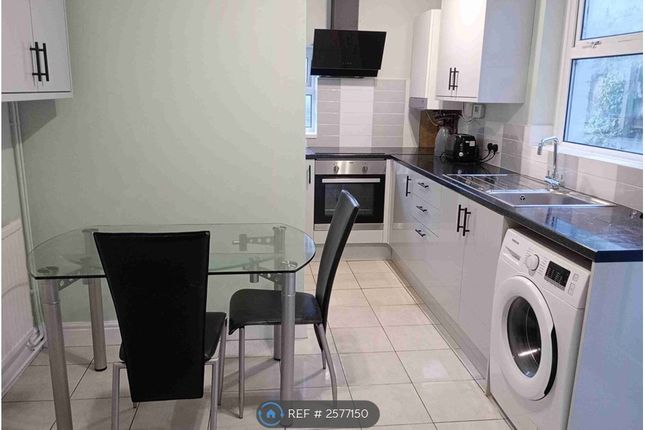 Baldwins Crescent, Swansea photo 2
