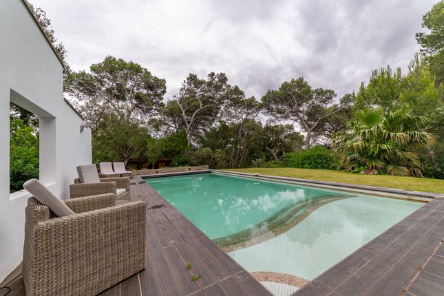 Villa for sale in Nîmes, Gard, Languedoc-Roussillon, France