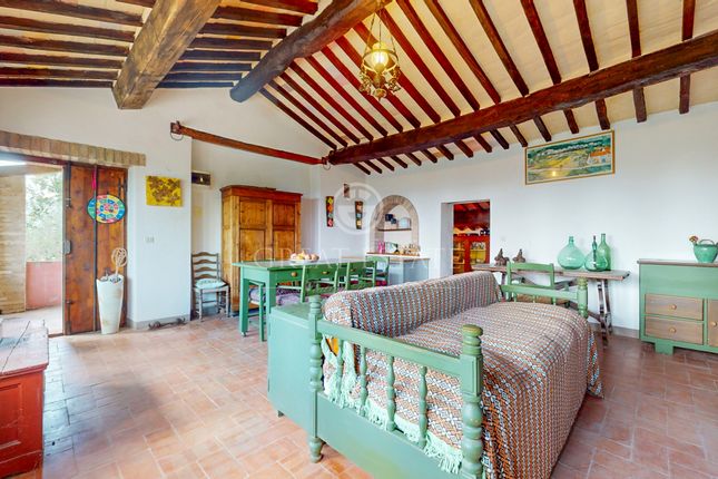 Villa for sale in Cetona, Siena, Tuscany