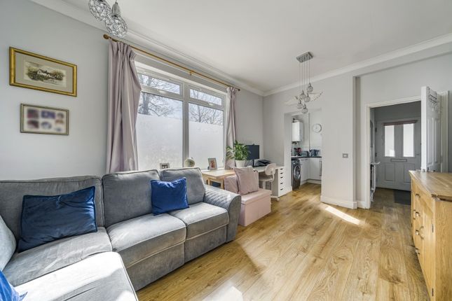 Flat 25, 23 Rydens Avenue, Walton-on-Thames photo 4