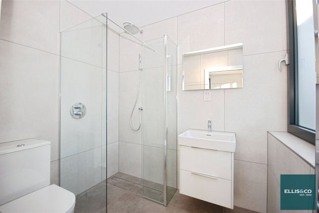 Flat 26, Cranmer Court,, Wickliffe Avenue, Finchley photo 4