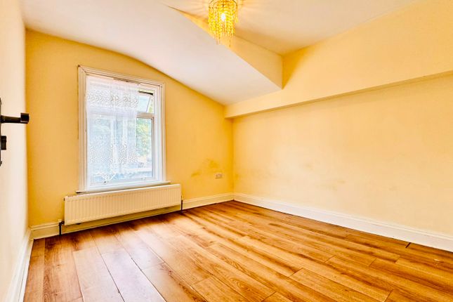 46, Marlborough Road, London photo 2