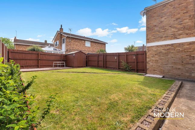 8 Manor Way, Peterborough photo 4