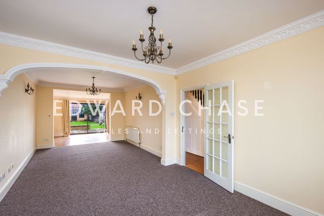 Thumbnail Terraced house to rent in Roding Lane North, Woodford Green