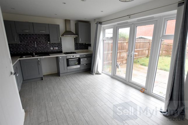 2 Bassett Close, Nuneaton photo 4