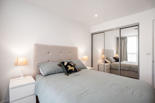 Flat 38, Wheelers House, 3, Ratcliffe Cross Street, London photo 4