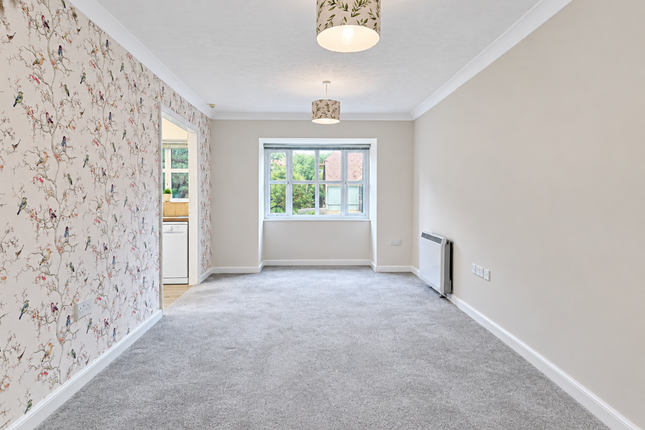 22 Willow Grange, Tilley Close, Rochester photo 2