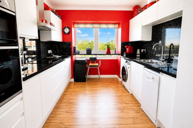 14 The Normans, Normandale, Bexhill on Sea photo 4