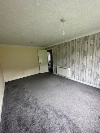 7, Garden Close, Andover photo 3