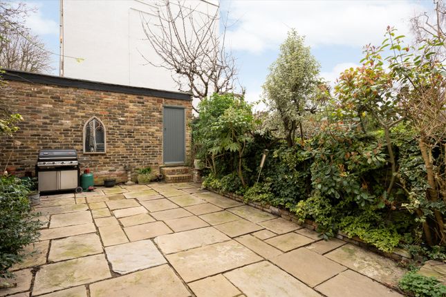 End terrace house for sale in St. Peter's Street, London