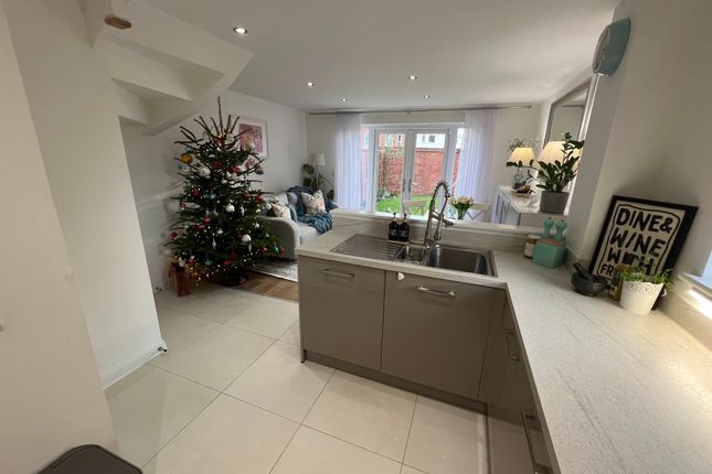 2, Abrahams Close, Bristol, Knowle photo 4