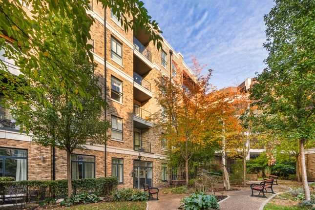 Concord Court, London photo 3