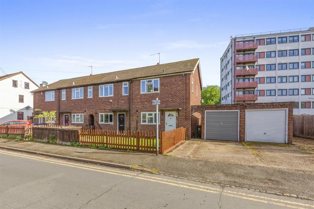 15, Fennels Road, High Wycombe photo 2