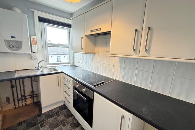 Flat 3, 29, North Marine Road, Scarborough photo 3